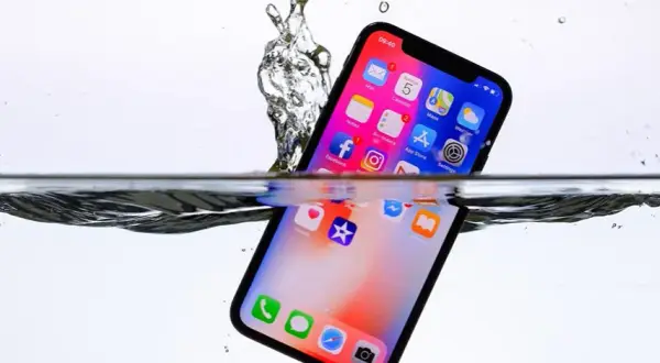 Czy iPhone 13 jest wodoodporny? Prawda o IP68 i gwarancji