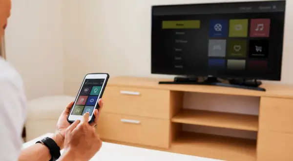 Jak połączyć iPhone z TV? Przewodnik po 5 metodach!