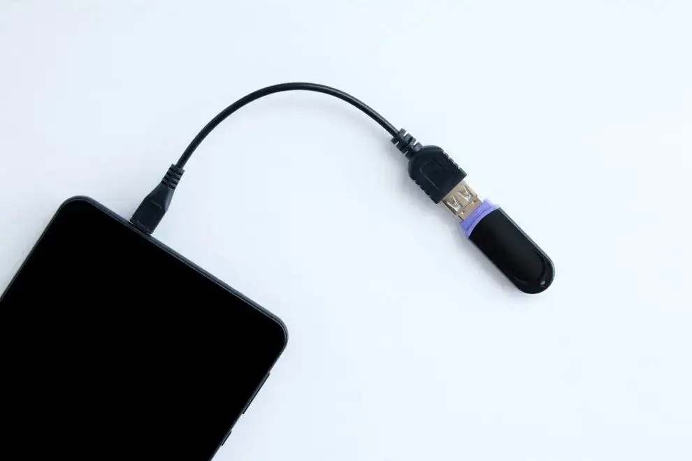 podłączanie pendrive do smartfona adapter otg