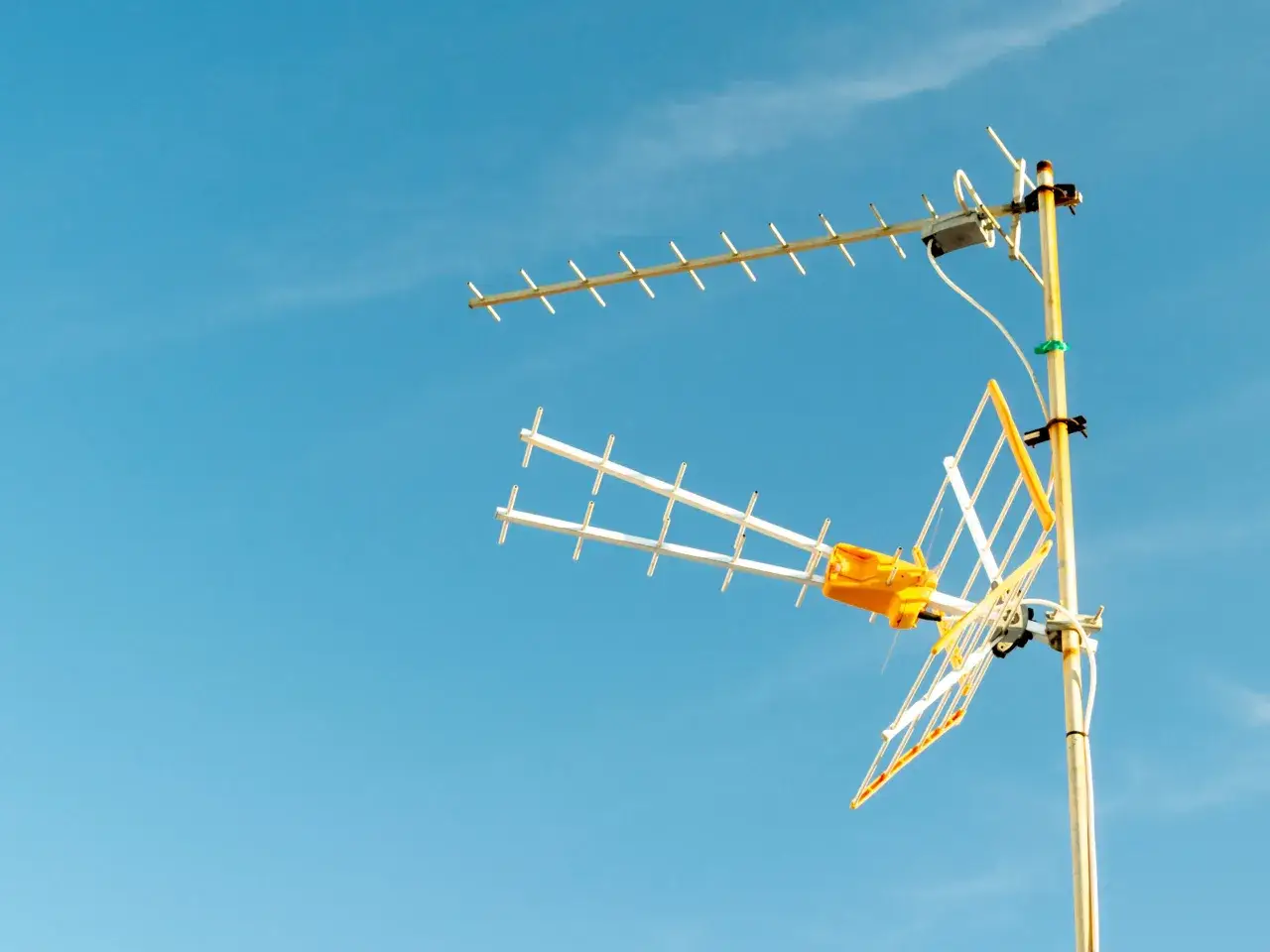 różne typy anten DVB-T2 naziemnych
