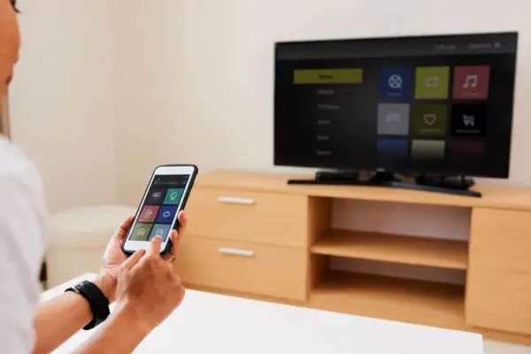 Jak połączyć iPhone z TV? Przewodnik po 5 metodach!